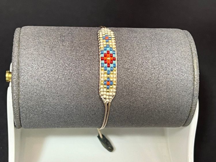 میوکیمینیمال با ترکیب رنگی شاد