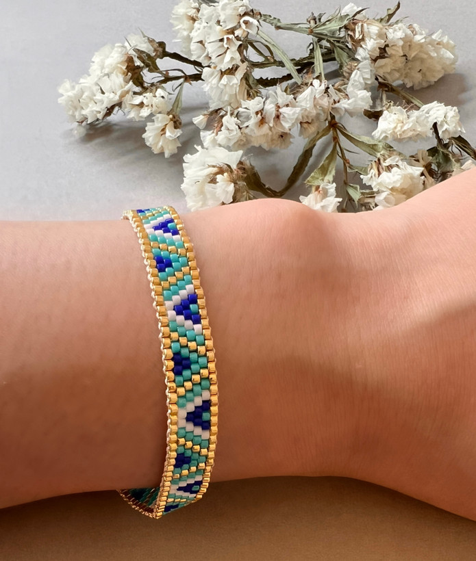 دستبند میوکی بافت آجری مدل هشت طیف رنگ آبی