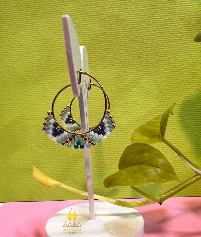 گوشواره میوکیمدل حلقه ای با طیف رنگ آبی