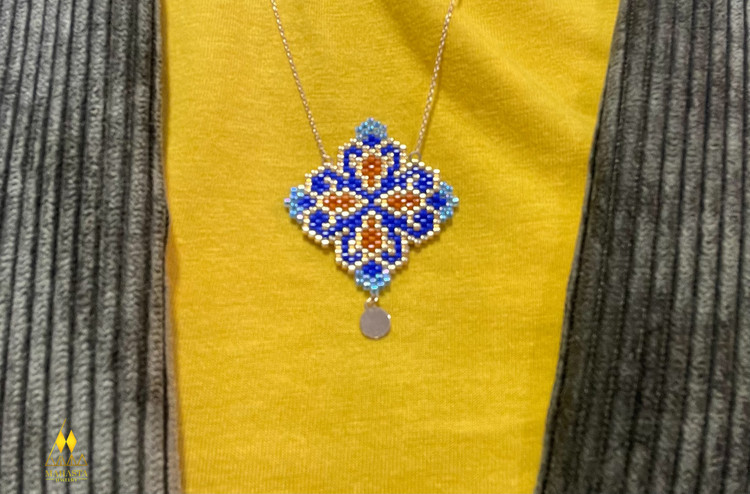 پلاک میوکی طرح کاج ترکیب با آویز طلا