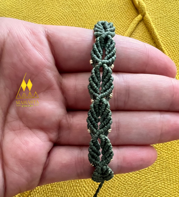 دستبند مکرومه مدل برگ ترکیب با گوی طلا