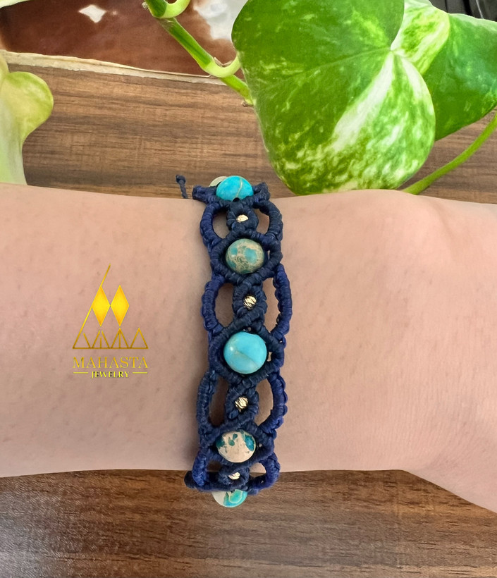 دستبند مکرومه ترکیب با سنگجاسپر وگوی طلا