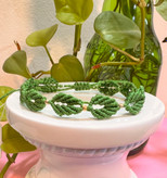 دستبند مکرومه مدل برگ ترکیب با گوی طلا