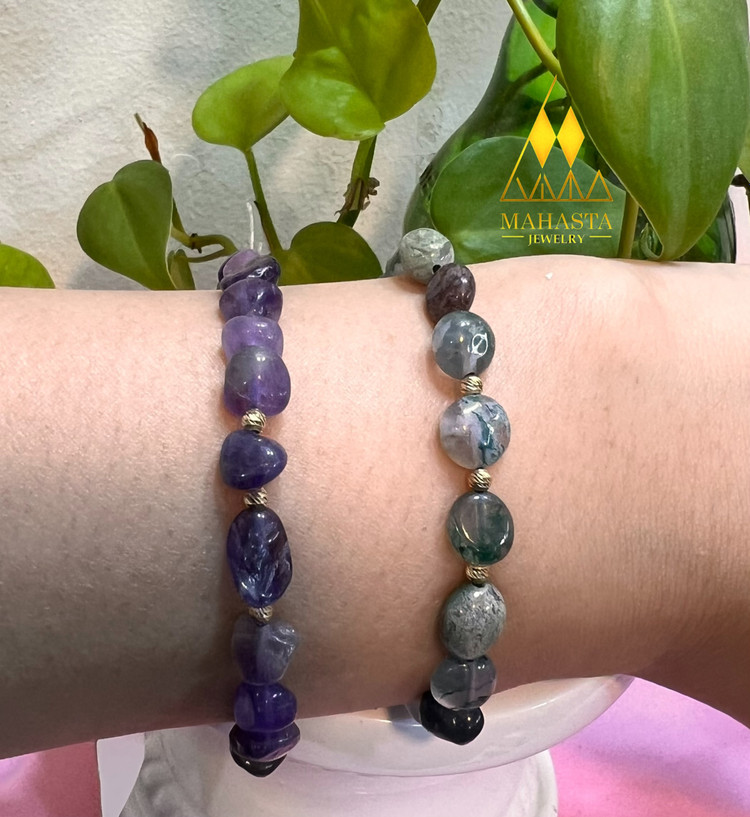 دستبند سنگ عقیق و آمیتیس ترکیب با گوی طلا