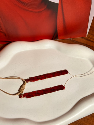 دستبند میوکی مدل نیمه آماده طرح آجری طیف رنگ قرمز یلدایی