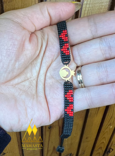 دستبند میوکی طرح قلب با پلاک انار