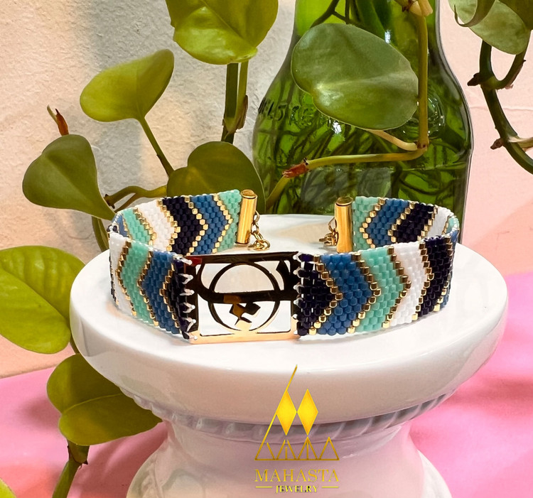 دستبند میوکی ترکیب با پلاک طلا حرف