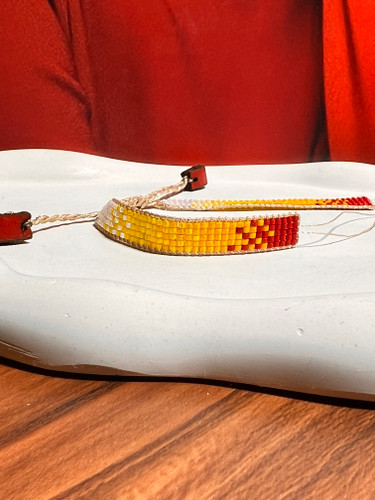 دستبند نیمه آماده میوکی مدل آتیشی