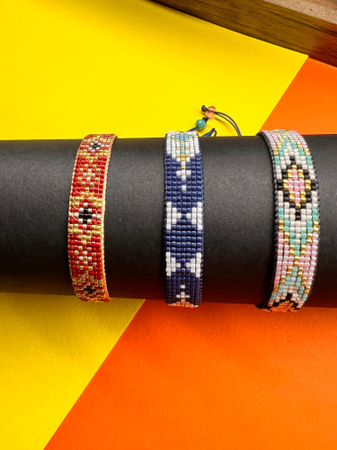 دستبند میوکی ۷ رج رنگبندی شاد و متنوع