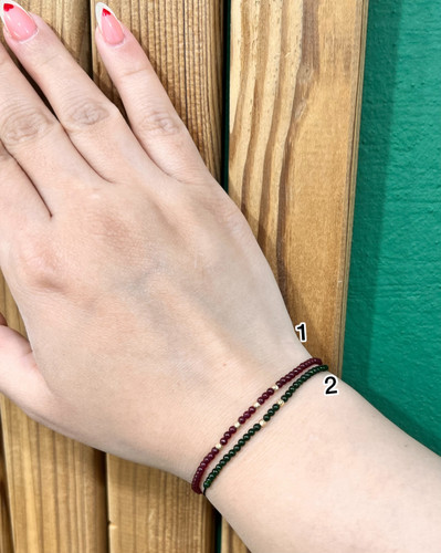  دستبند ریسه سنگ زنانه با گوی طلا البرنادو کد g1045